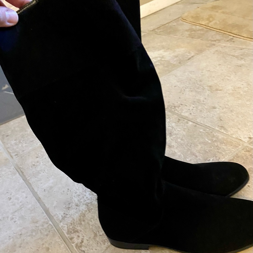 Womens long black boot very good condition